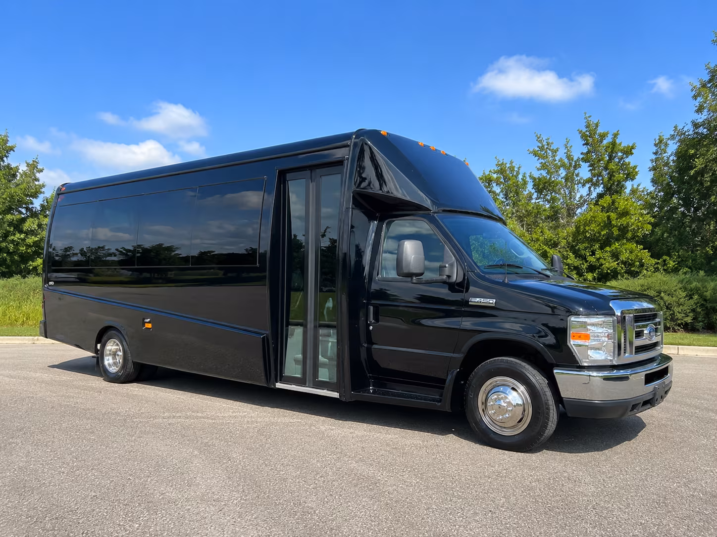 long beach charter bus service for corporate events in long beach
