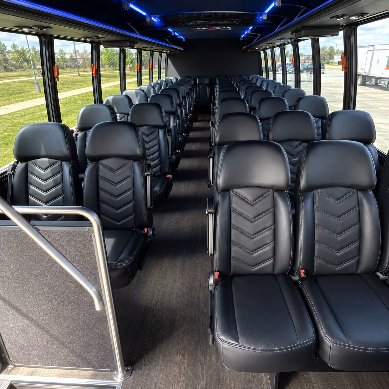 minibuses and charter buses to the aquarium of the pacific in long beach