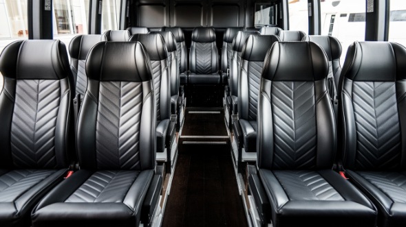 20 passenger minibus rental gardena